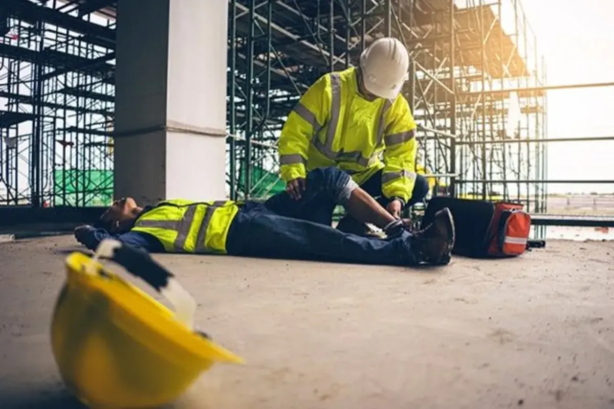 Bảo hiểm tai nạn lao động ai đóng? Mức đóng là bao nhiêu?
