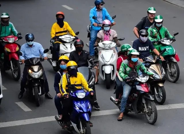 Tài xế công nghệ đóng VAT 10% trên doanh thu: “Người kiếm tiền bằng sức lao động có thể bị thiệt”