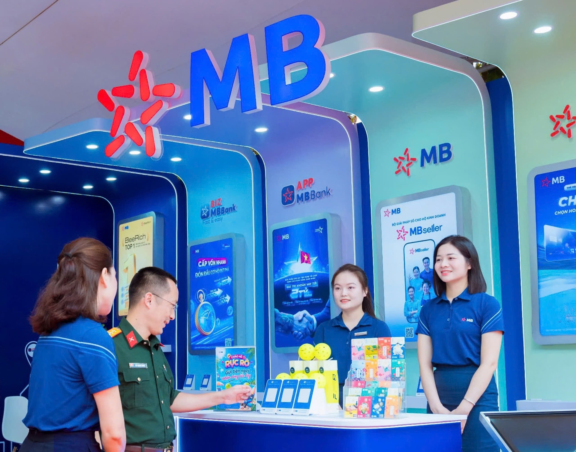 MB đồng hành cùng doanh nghiệp quân đội thúc đẩy chuyển đổi số và phát triển bền vững - Ảnh 1.