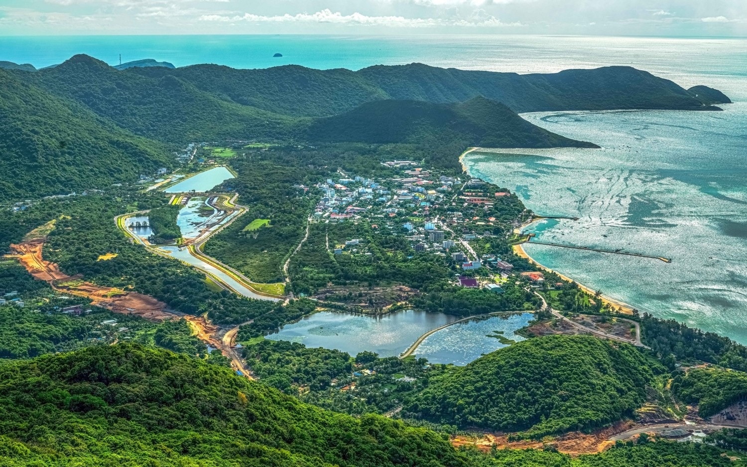 Việt Nam sở hữu hòn đảo bí ẩn nhất thế giới, truyền thông quốc tế hết lời ngợi khen - Ảnh 1.