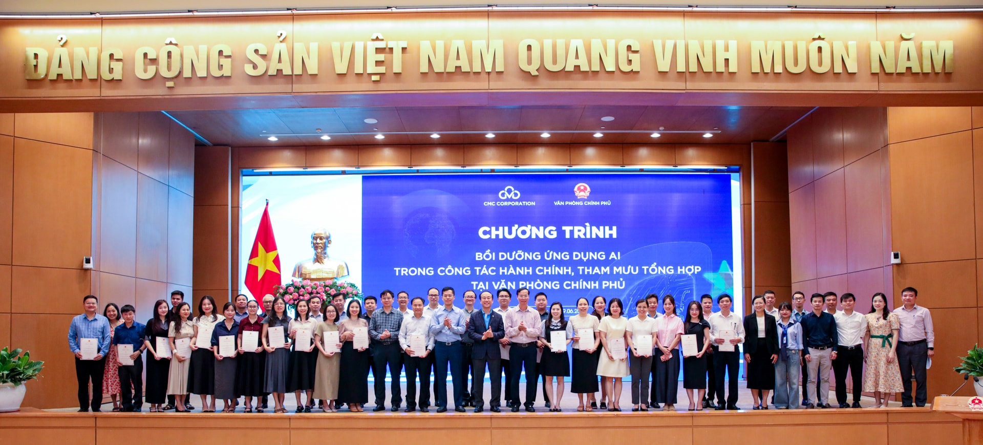 CMC đào tạo ứng dụng AI cho cán bộ Văn phòng Chính phủ