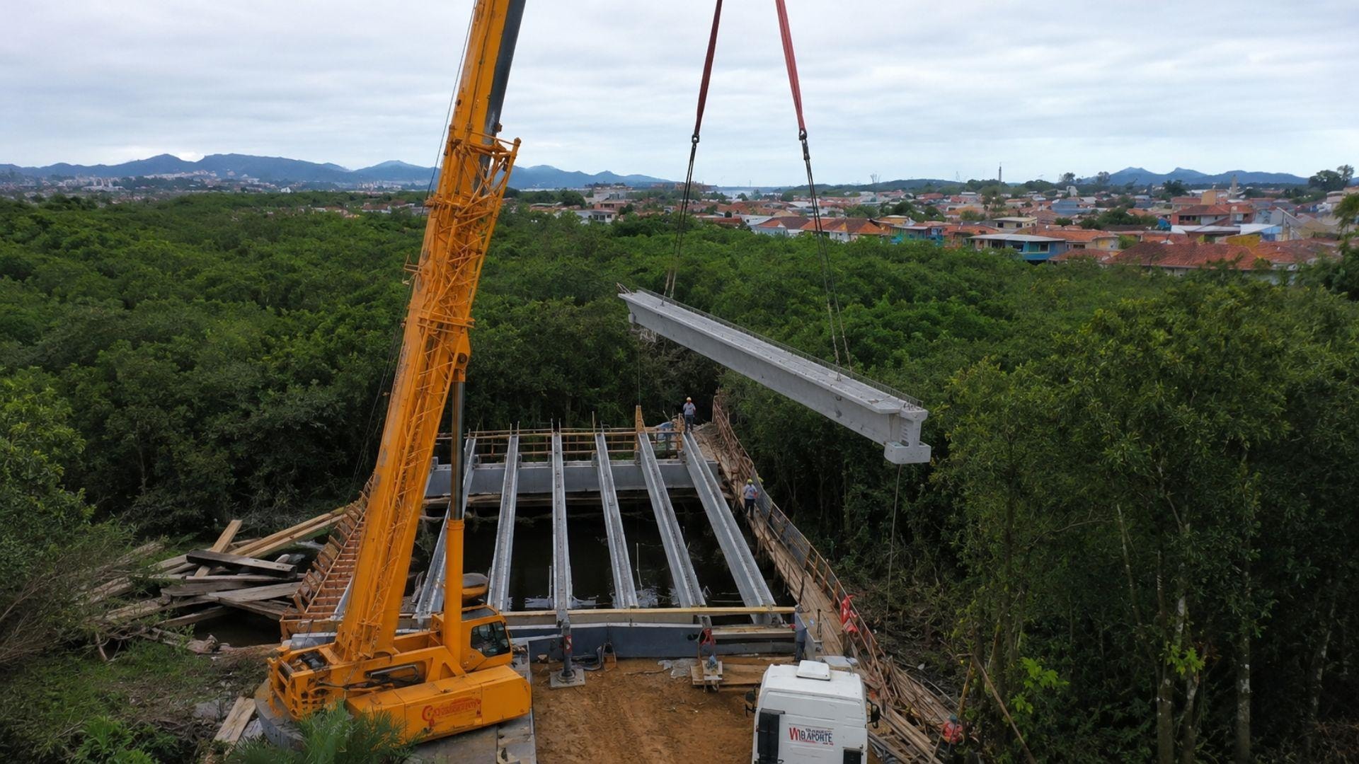 city-of-santa-catarina-uses-a-50-meter-crane-to-in_1781858544.jpeg
