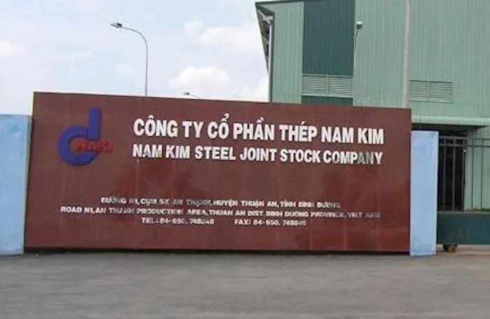 UBCKNN chỉ ra sai sót trọng yếu, đình chỉ tư cách kiểm toán viên ký báo cáo tài chính năm 2025 của Nam Kim - Ảnh 1.