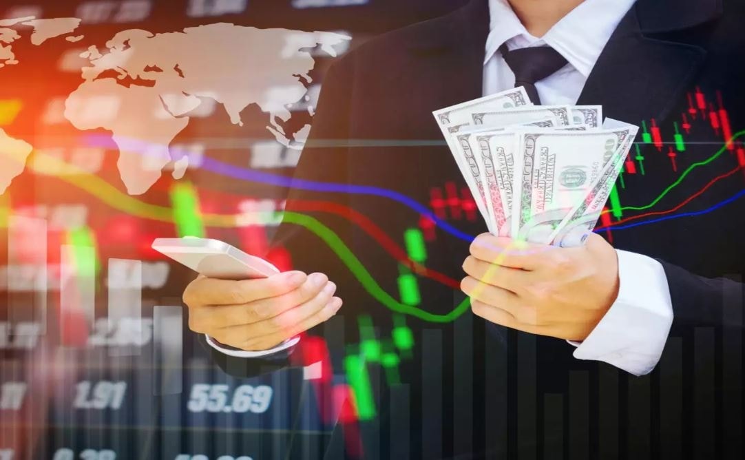Lãi suất neo cao, dòng tiền đổi hướng: Chuyên gia chỉ 4 nguyên tắc 'vàng' để giữ tiền và gia tăng tài sản - Ảnh 1.