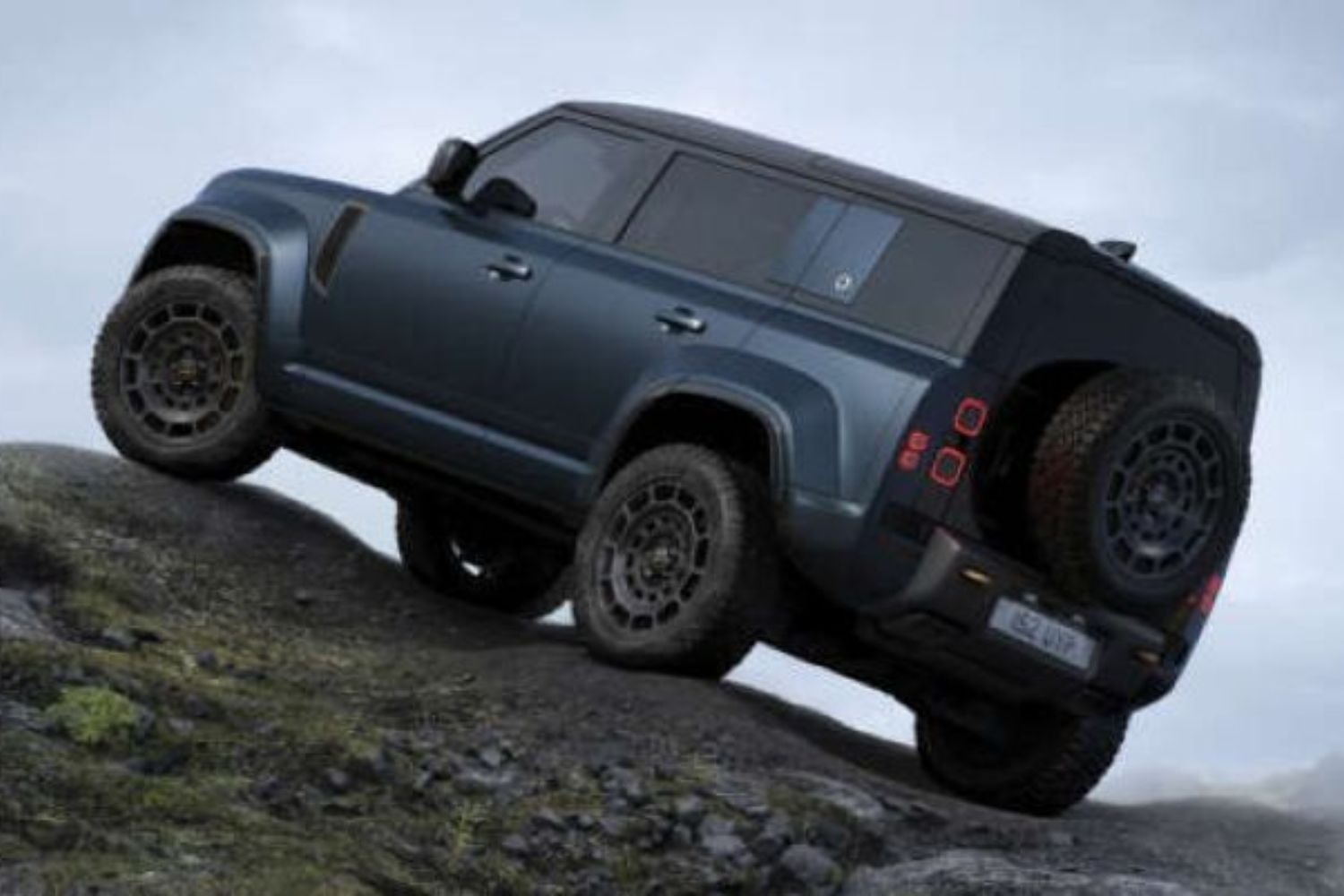 Land Rover Defender Sport thuần điện