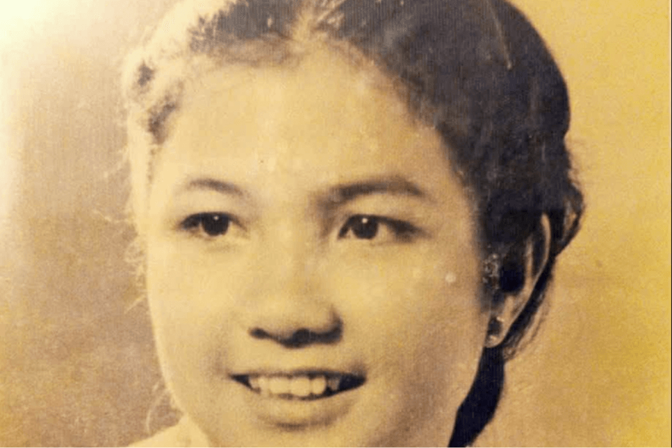 'Hoa khôi Hà Nội' từng đứng trong lồng kính để công chúng chiêm ngưỡng: Cháu ngoại của chủ nhà máy gạch lớn nhất nhì miền Bắc, lấy chồng thiếu gia phố cổ, sau phải bán xôi chè ở chợ