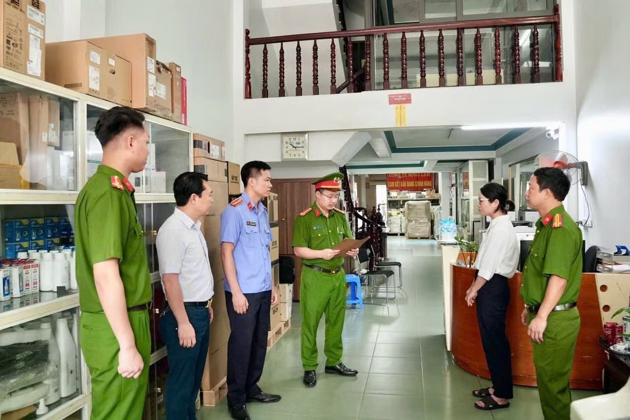 Bộ Chính trị: Xử nghiêm hành vi sử dụng phần mềm vi phạm bản quyền - Ảnh 1.