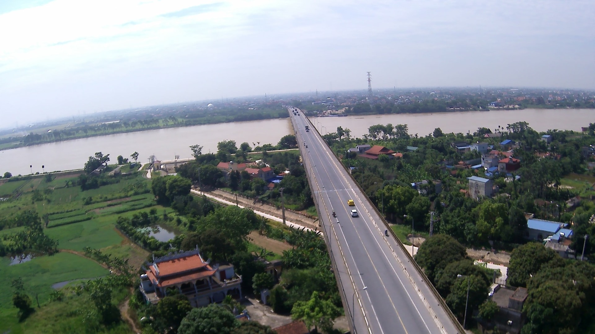 Cây cầu kết nối trực tiếp 2 ‘vựa lúa miền Bắc’, kết thúc sứ mệnh lịch sử của bến phà trăm năm tuổi- Ảnh 2. Cây cầu kết nối trực tiếp 2 ‘vựa lúa miền Bắc’, kết thúc sứ mệnh lịch sử của bến phà trăm năm tuổi- Ảnh 2.