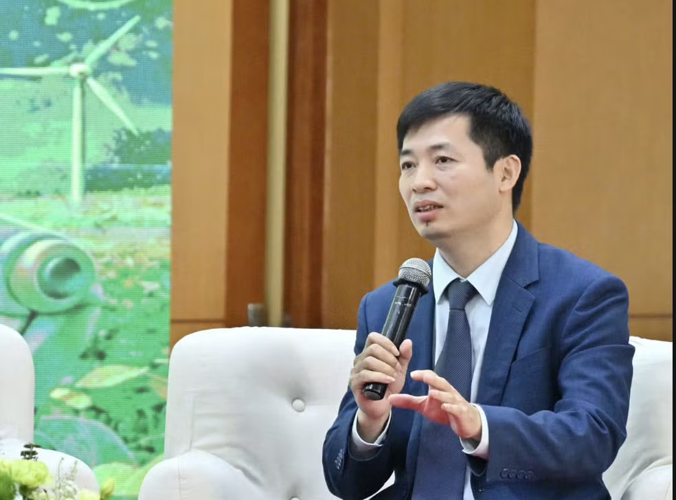 Ông Nguyễn Quang Huy - chuyên gia Khoa Tài chính - Ngân hàng, Trường Đại học Nguyễn Trãi. Nới trần vốn ngắn hạn cho vay dài hạn: Cơ hội đi kèm rủi ro thanh khoản - Ảnh 2.