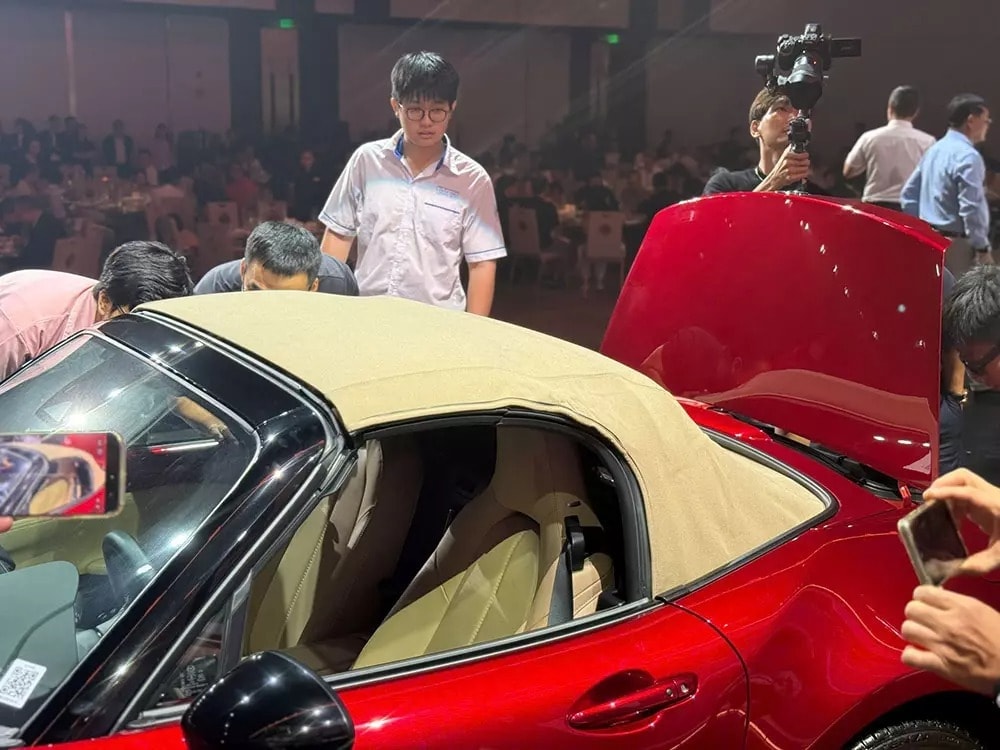 mazda-mx5-vua-doanh-so-2.jpg