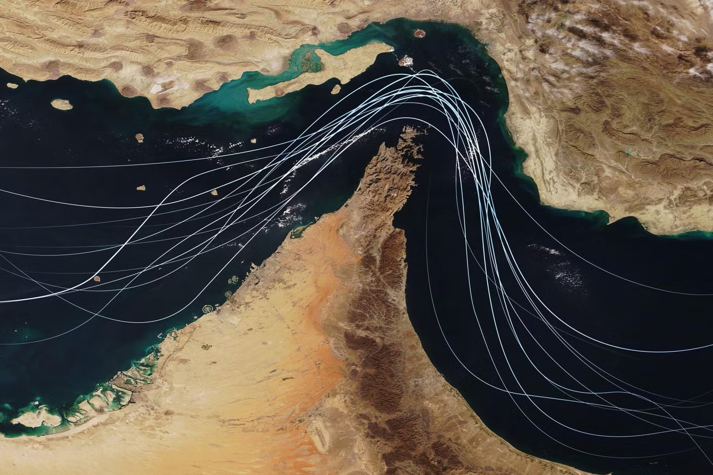 Khoảng 20% lượng dầu toàn cầu đi qua eo biển Hormuz. Nguồn: Financial Coconut. Cuộc chiến Mỹ-Iran qua các con số đau lòng - Ảnh 2.
