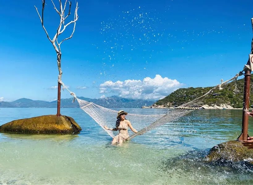 vinh-ninh-van-dep-nhu-mot-buc-tranh._savingbooking.com.jpg
