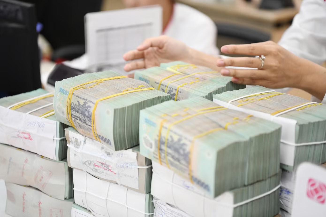 Một số doanh nghiệp niêm yết công bố nhận được quyết định xử phạt vi phạm hành chính về thuế. Nhiều doanh nghiệp bị truy thu thuế hàng tỷ đồng - Ảnh 1.