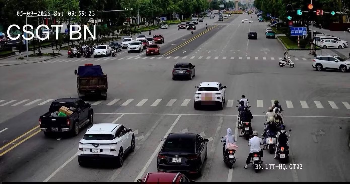 Xử lý tài xế ô tô gắn biển số giả để né camera giao thông - Ảnh 2.