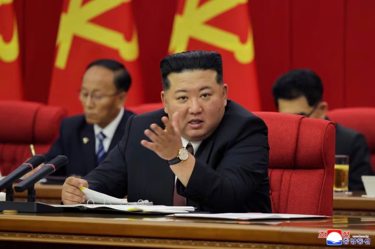Chủ tịch Triều Tiên Kim Jong Un. (Ảnh: KCNA) Triều Tiên sẽ đóng hai tàu chiến mới mỗi năm, xây các căn cứ hải quân mới - Ảnh 1.