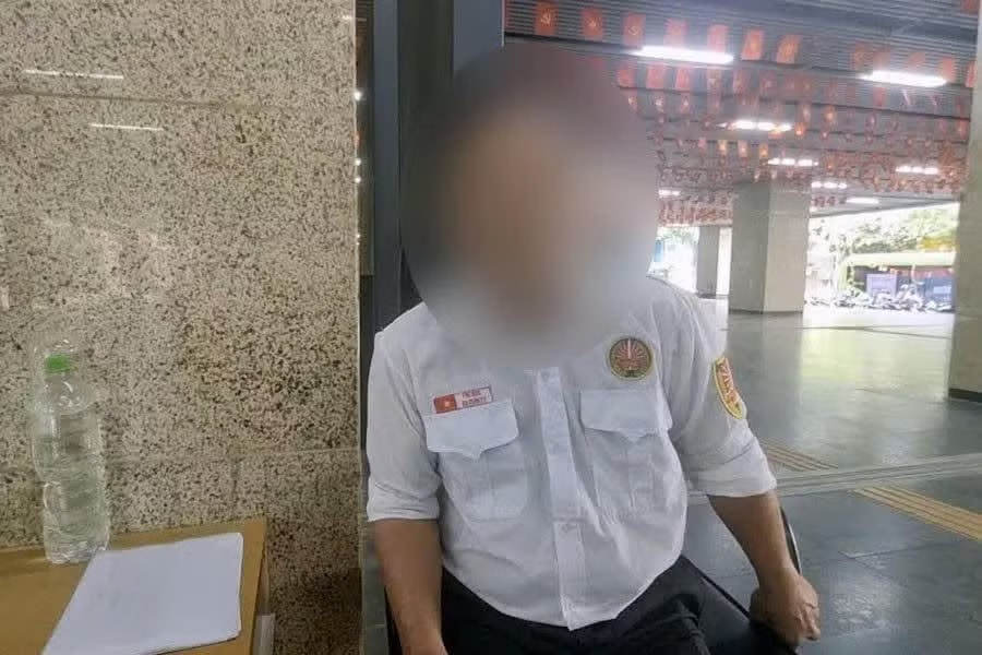 Yêu cầu làm rõ vụ hàng chục bảo vệ ga metro Hà Nội bị nợ lương kéo dài - Ảnh 1.