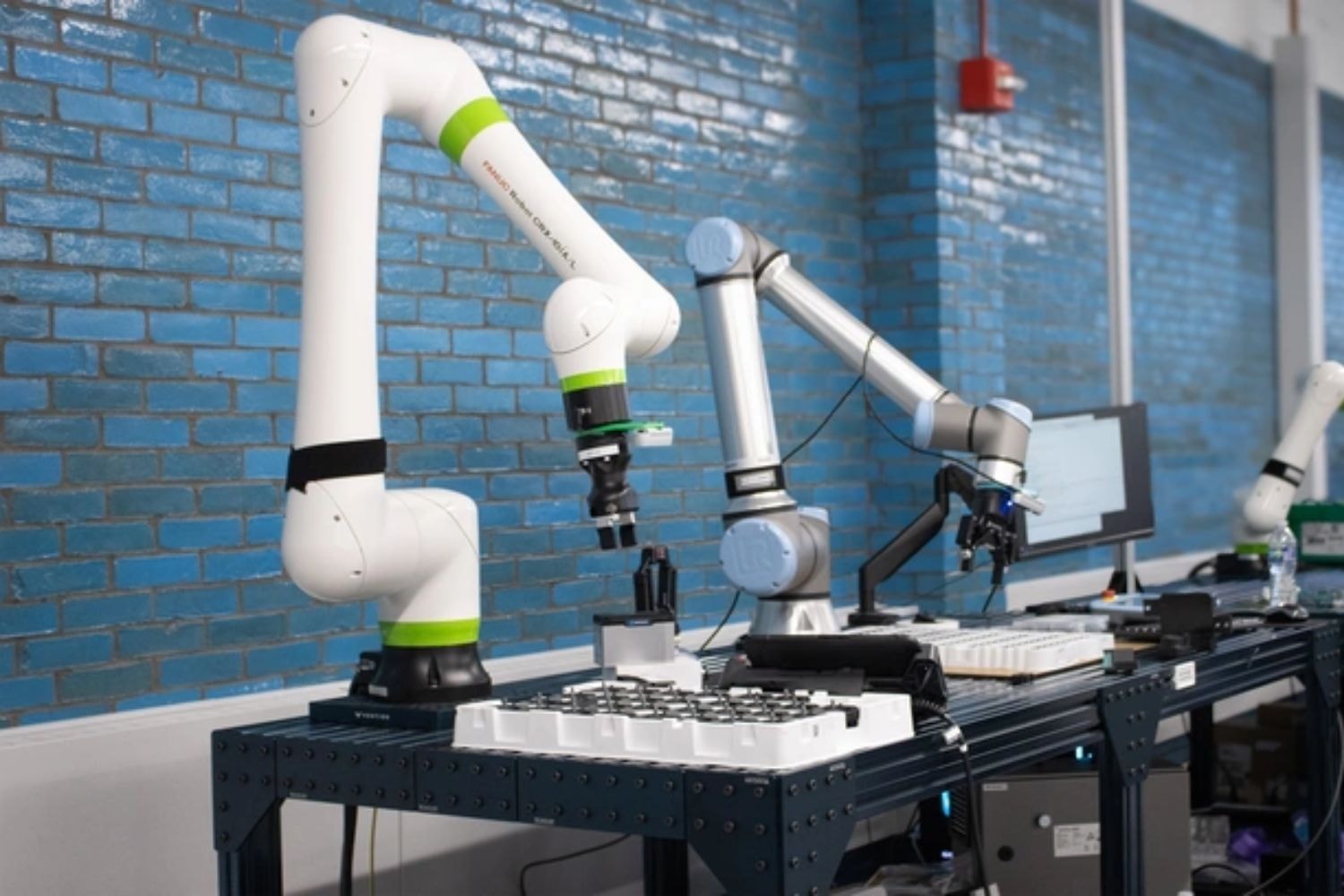 Dây chuyền robot tự hành tại GM