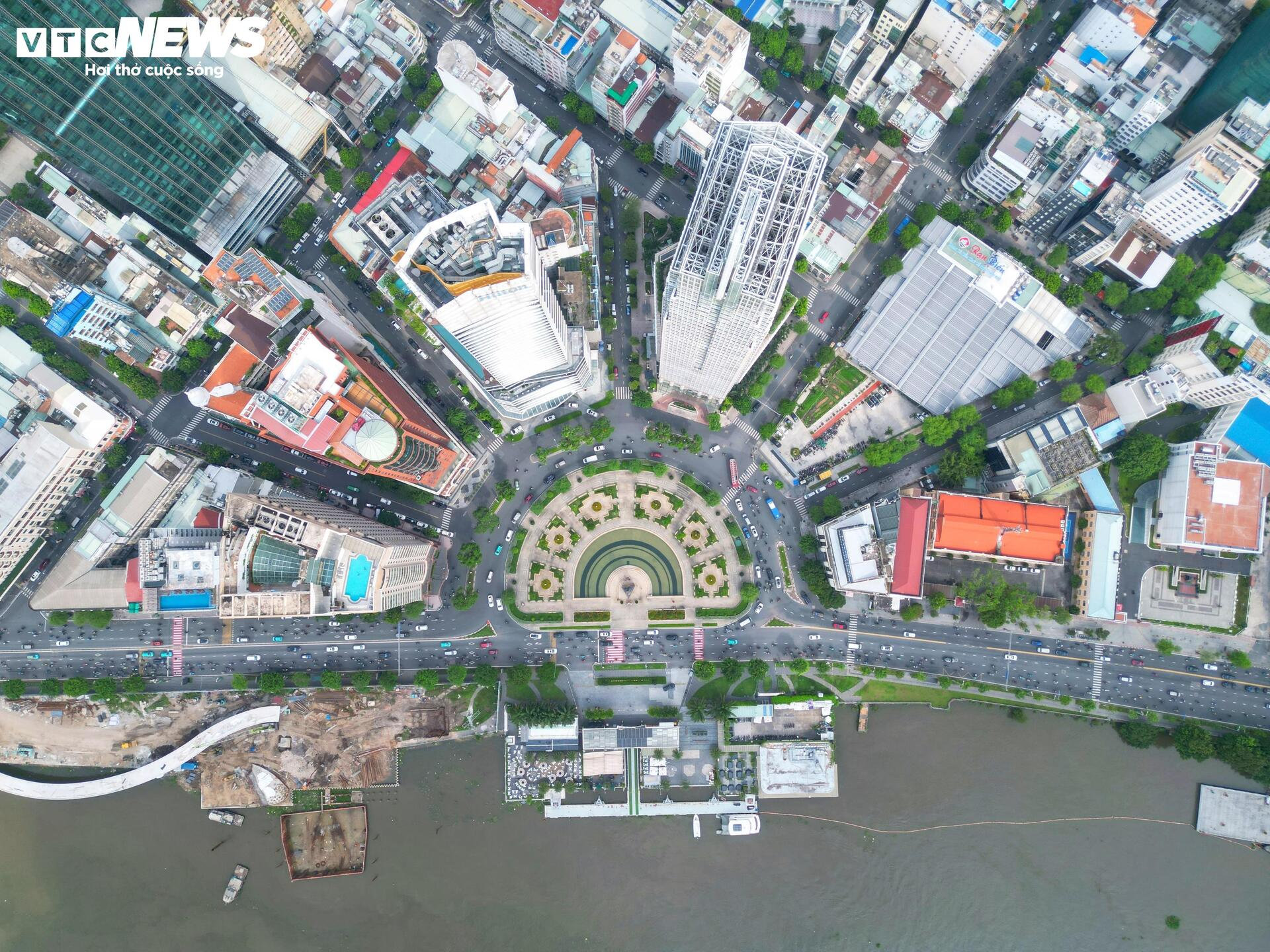 Thành phố giàu nhất Việt Nam sắp có cầu đi bộ nghìn tỷ bắc qua dòng sông biểu tượng - Ảnh 2.
