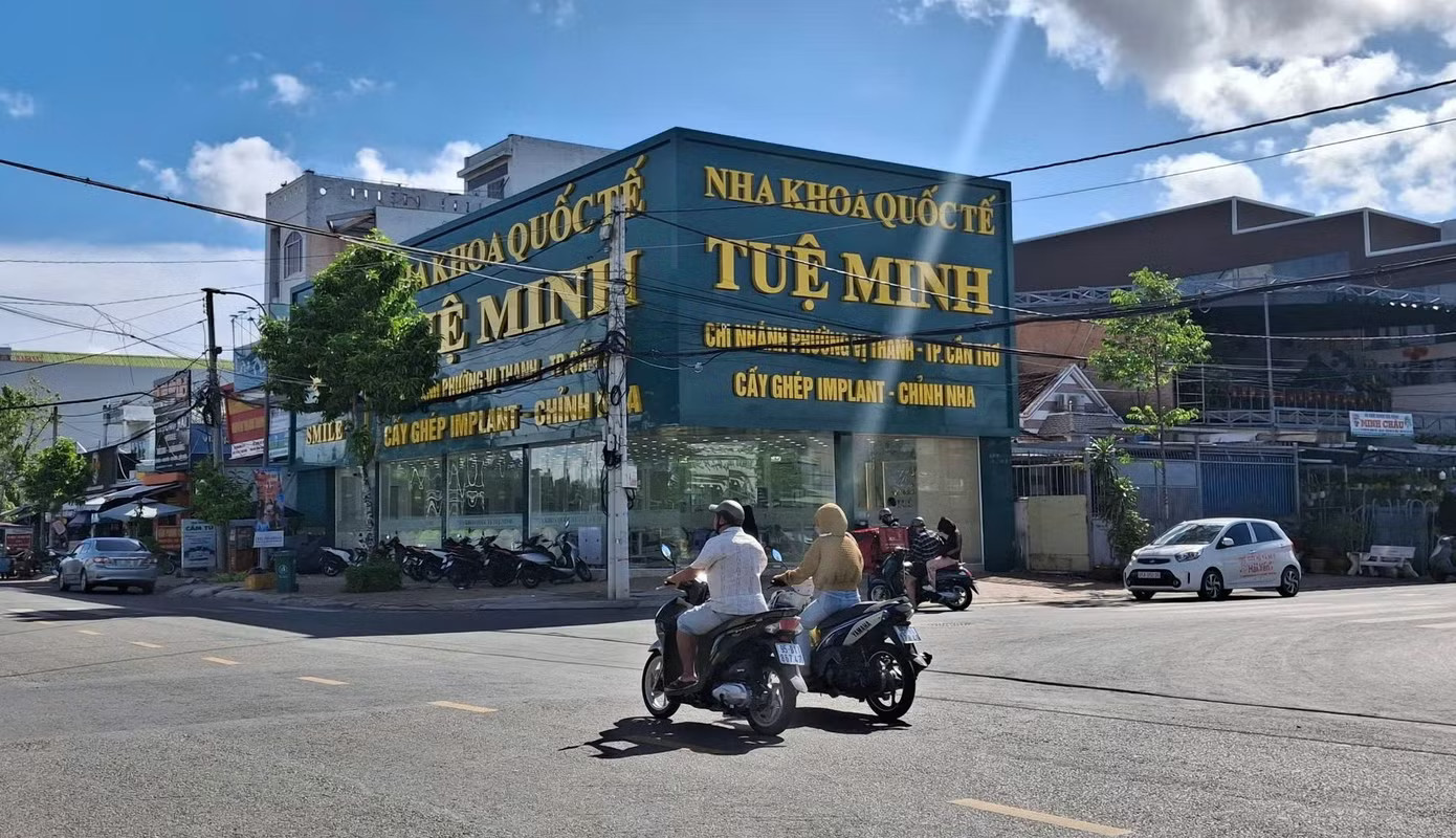 Đình chỉ 4 cơ sở nha khoa hoạt động 'chui' - Ảnh 1.