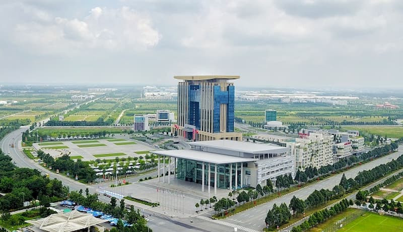 Công ty bất động sản quy mô 61.000 tỷ đồng nhắm phát triển 30 KCN tại 19 tỉnh, nghiên cứu loạt dự án metro và đường sắt - Ảnh 1.
