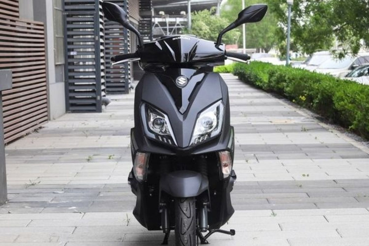 Suzuki UY125 ABS với thiết kế đầu xe nổi bật