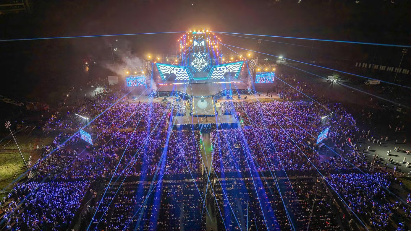 Biển người ở concert Thanh xuân nhìn từ trên cao - Ảnh 9.