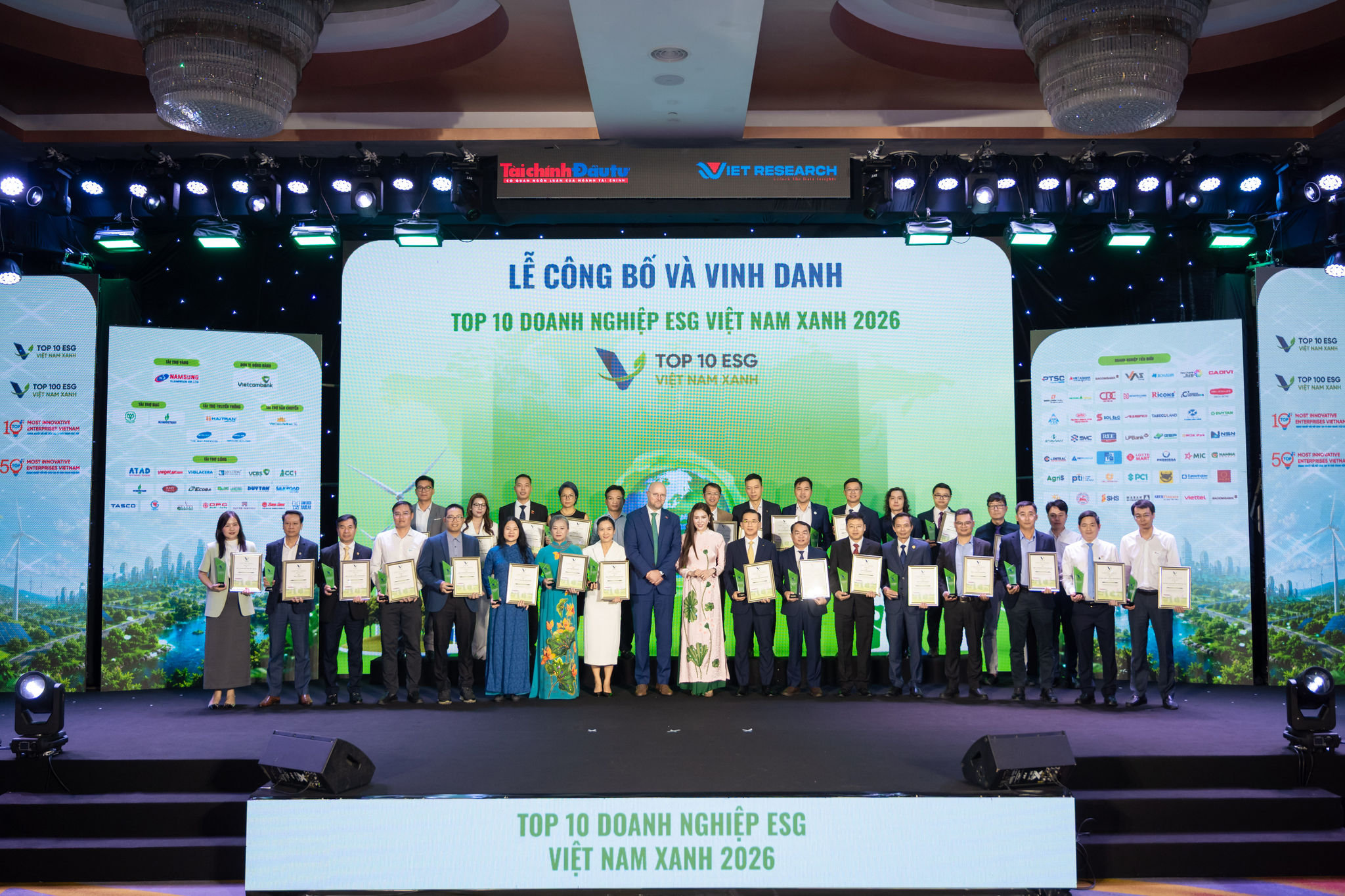 2 năm liên tiếp EUROWINDOW vinh danh Top 10 doanh nghiệp ESG Việt Nam Xanh - Ảnh 3.