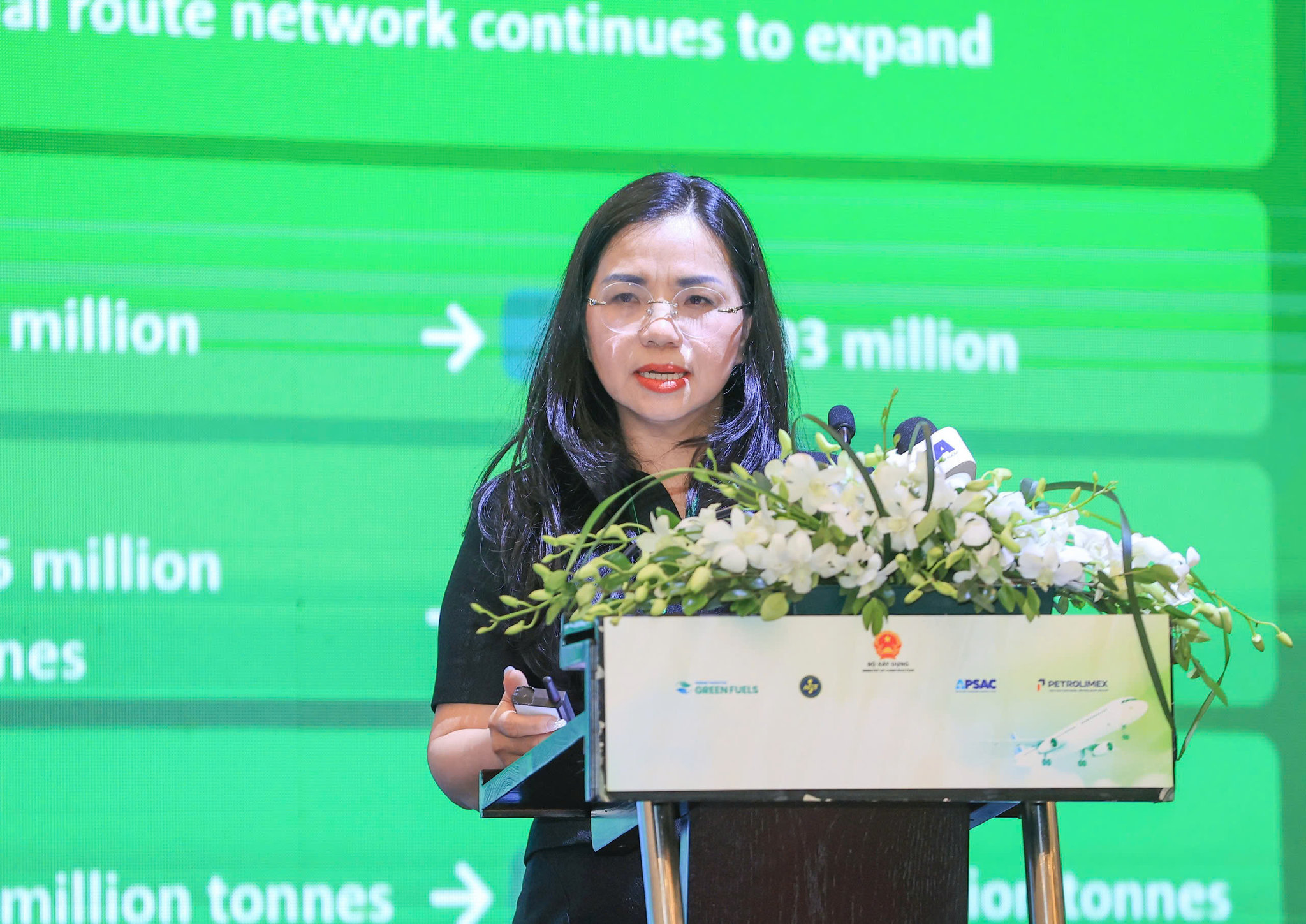 Nhu cầu nhiên liệu hàng không có thể tăng 4 lần: HVN, VJC mở đường, PVN, BSR, PLX tăng tốc đón cơ hội - Ảnh 1.