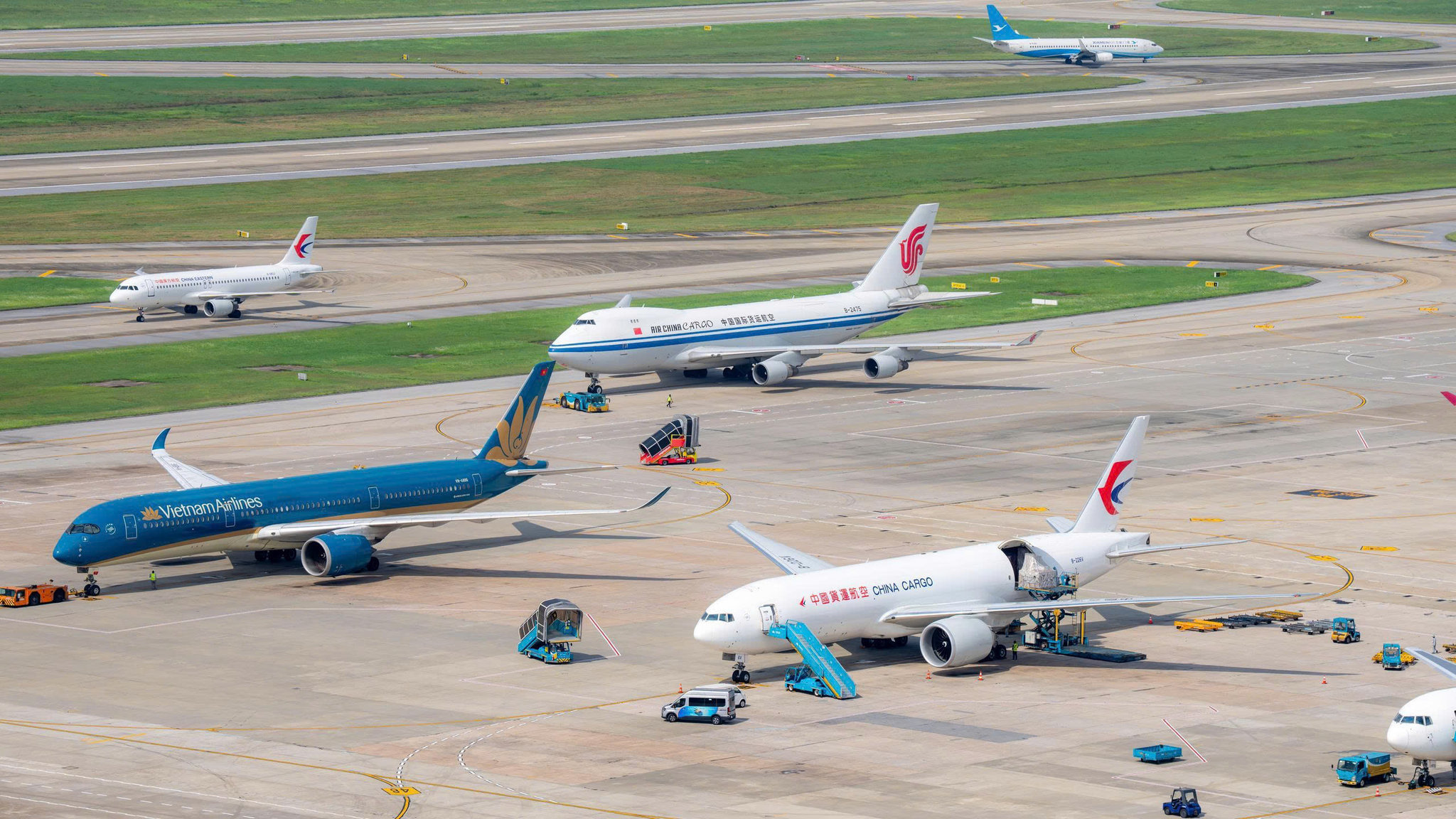 Nhu cầu nhiên liệu hàng không có thể tăng 4 lần: HVN, VJC mở đường, PVN, BSR, PLX tăng tốc đón cơ hội