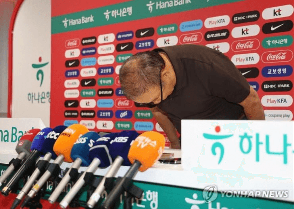hlv-park-hang-seo-cui-dau-xin-loi-vi-dt-han-quoc-that-bai-o-world-cup-2026_1782719267.png