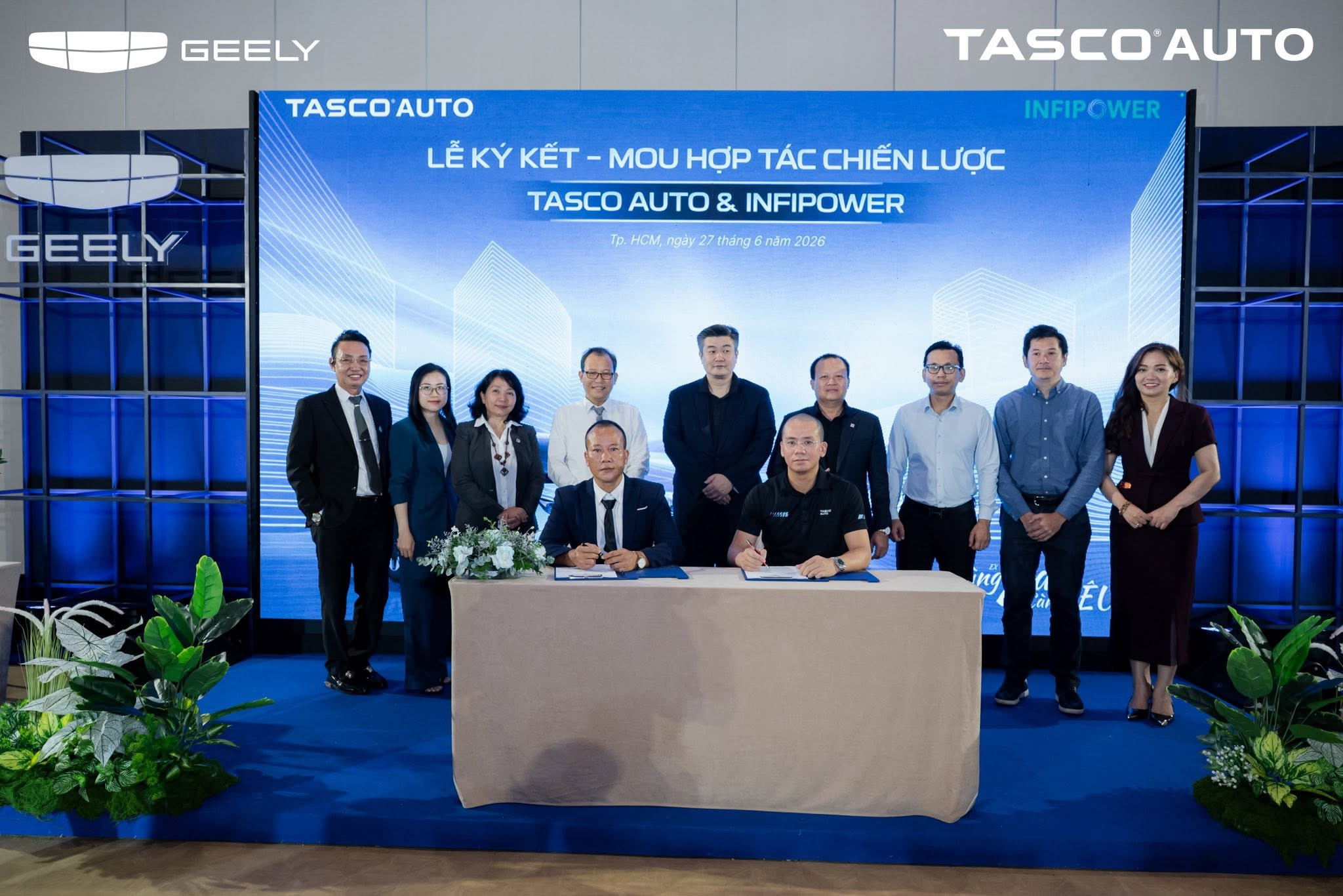 Tasco Auto bắt tay đối tác trạm sạc đưa 1.000 xe điện vào vận hành