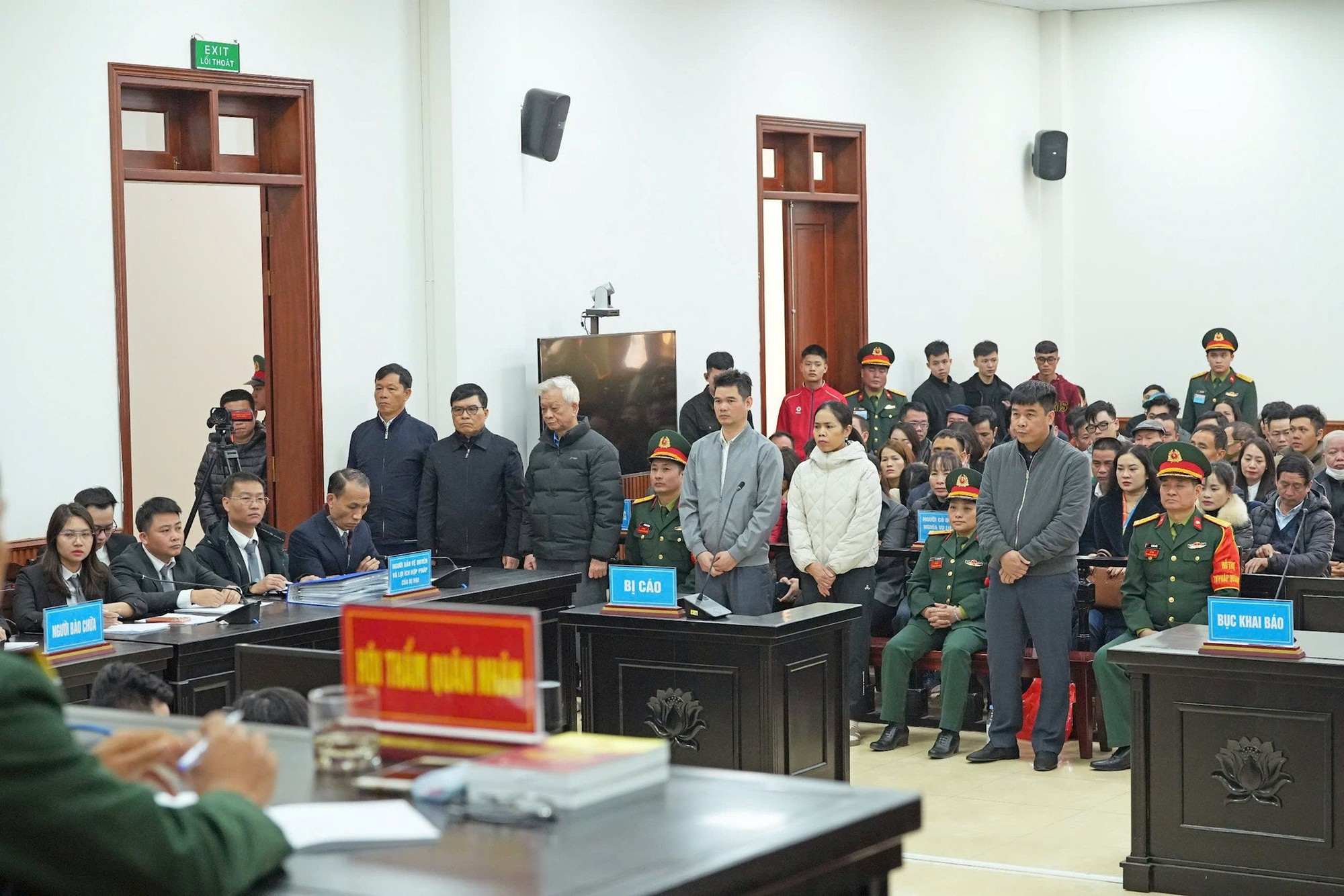 Xét xử phúc thẩm Chủ tịch Tập đoàn Phúc Sơn và đồng phạm- Ảnh 1.