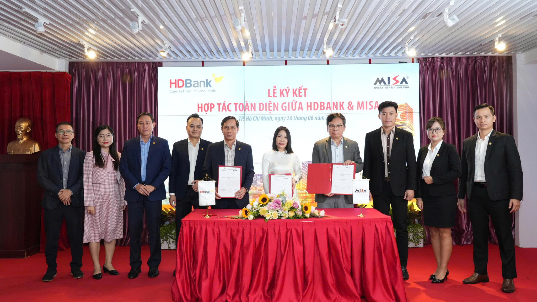 HDBank hợp tác MISA, kết nối tài chính số với hơn nửa triệu doanh nghiệp và hộ kinh doanh - Ảnh 1.