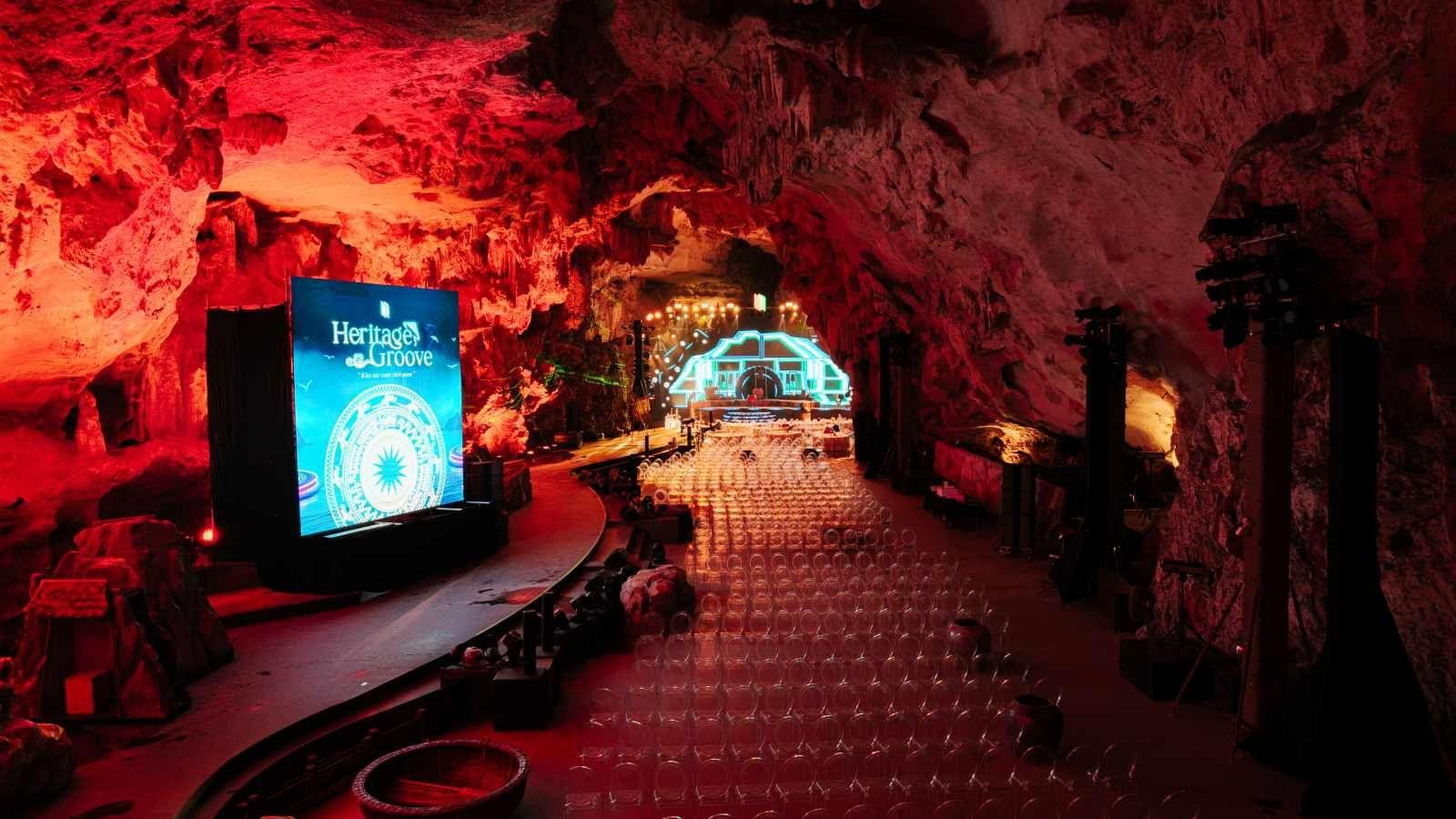 wwk-hang-ngoc-rong-quang-ninh-cam-pha-dinning-in-dragon-pearl-cave-vietnam-luxury-11-ib9ay_1782800023.jpg