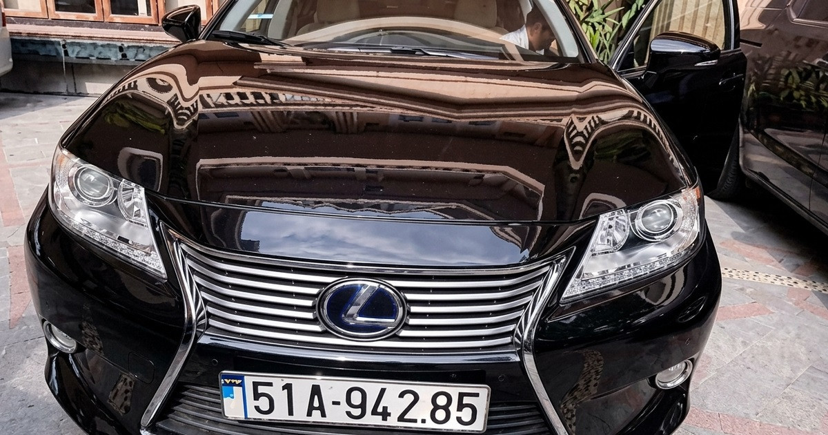 Hạ giá xuống dưới 700 triệu đồng, chiếc Lexus của bà Trương Mỹ Lan vẫn không tìm được chủ mới - Ảnh 1.