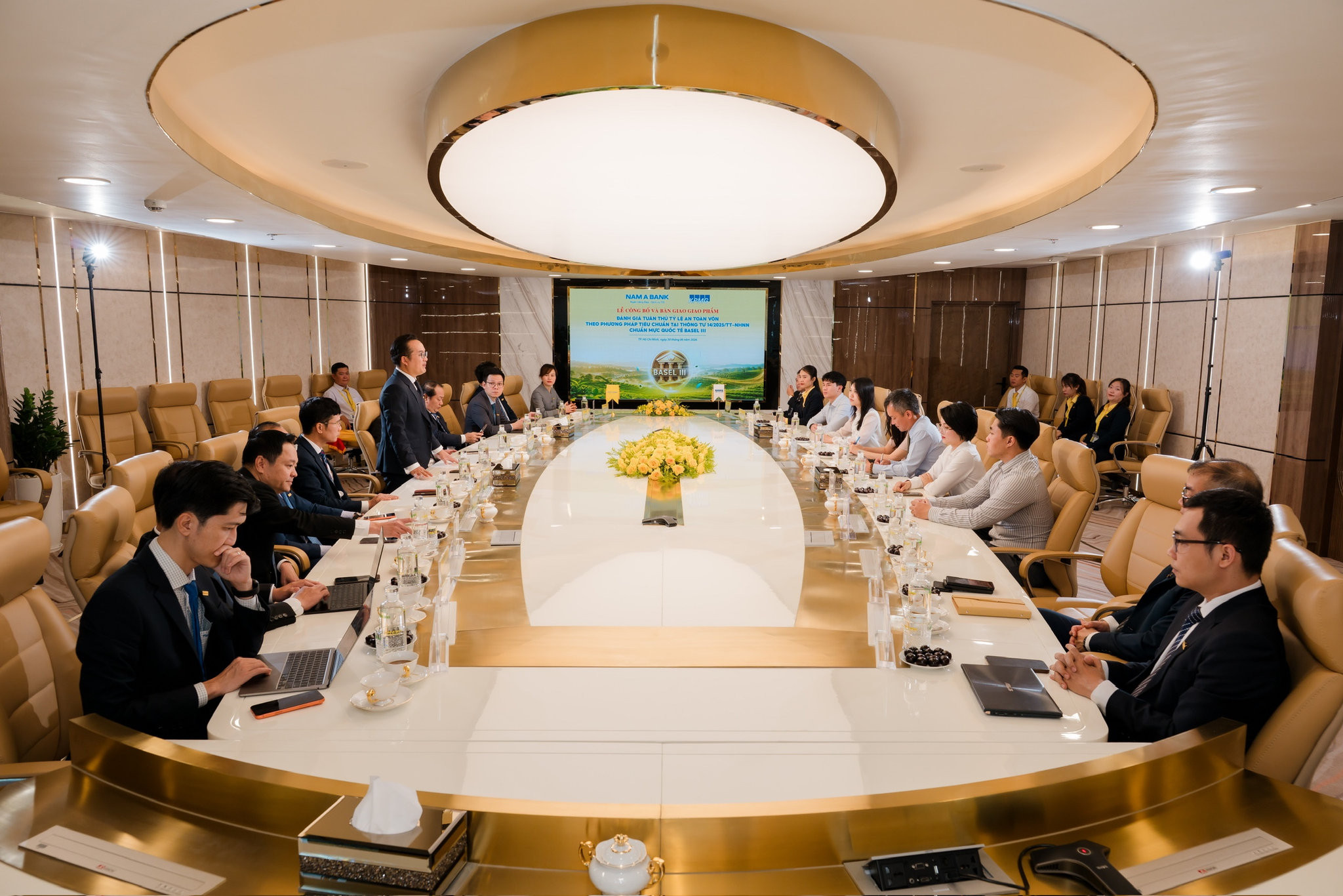 Nam A Bank (NAB) hoàn thành đánh giá tuân thủ tỷ lệ an toàn vốn theo Basel III - Ảnh 2.