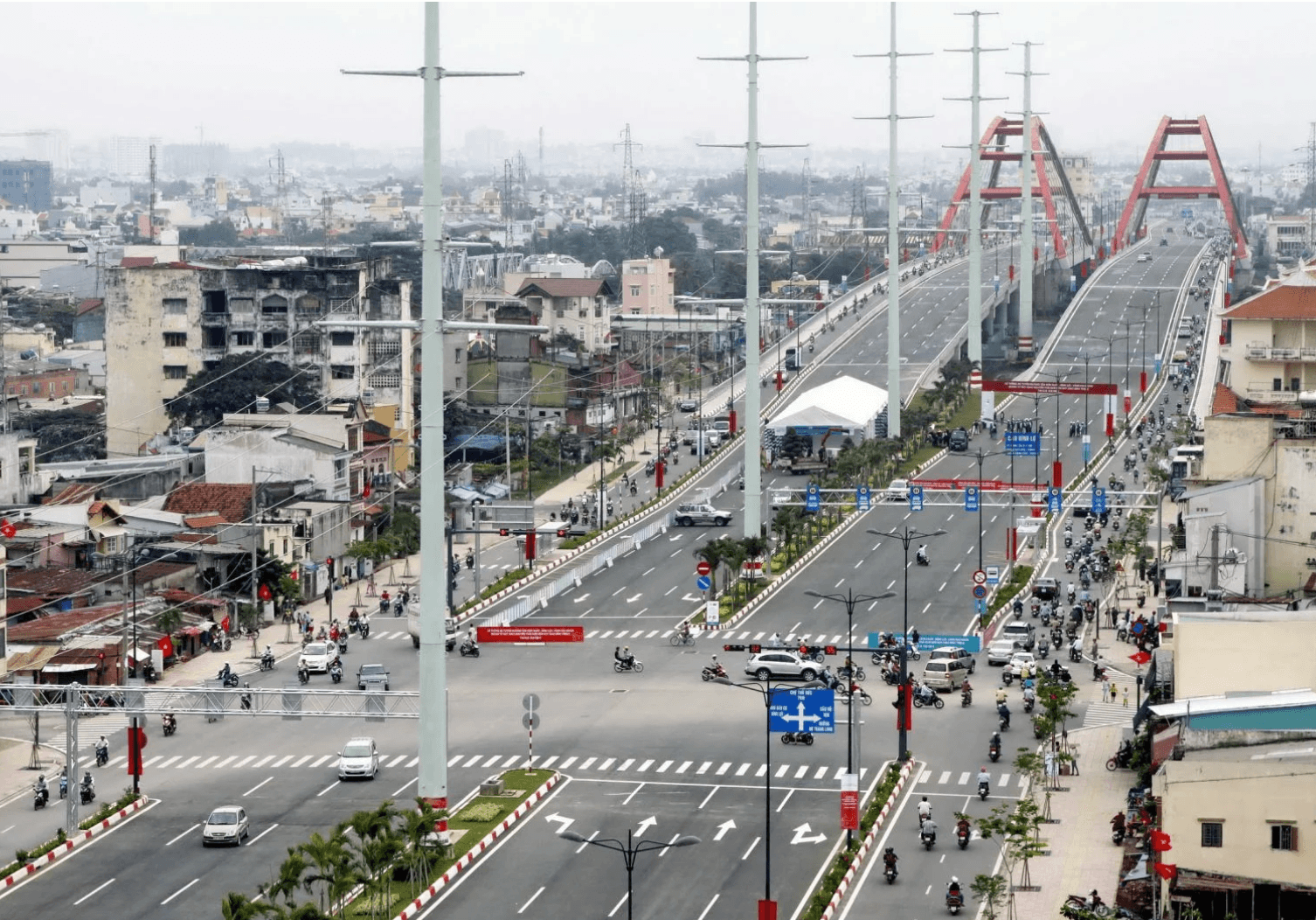 Tuyến đường 12 làn xe đẹp nhất nội đô thành phố giàu nhất Việt Nam sắp được mở rộng - Ảnh 1.