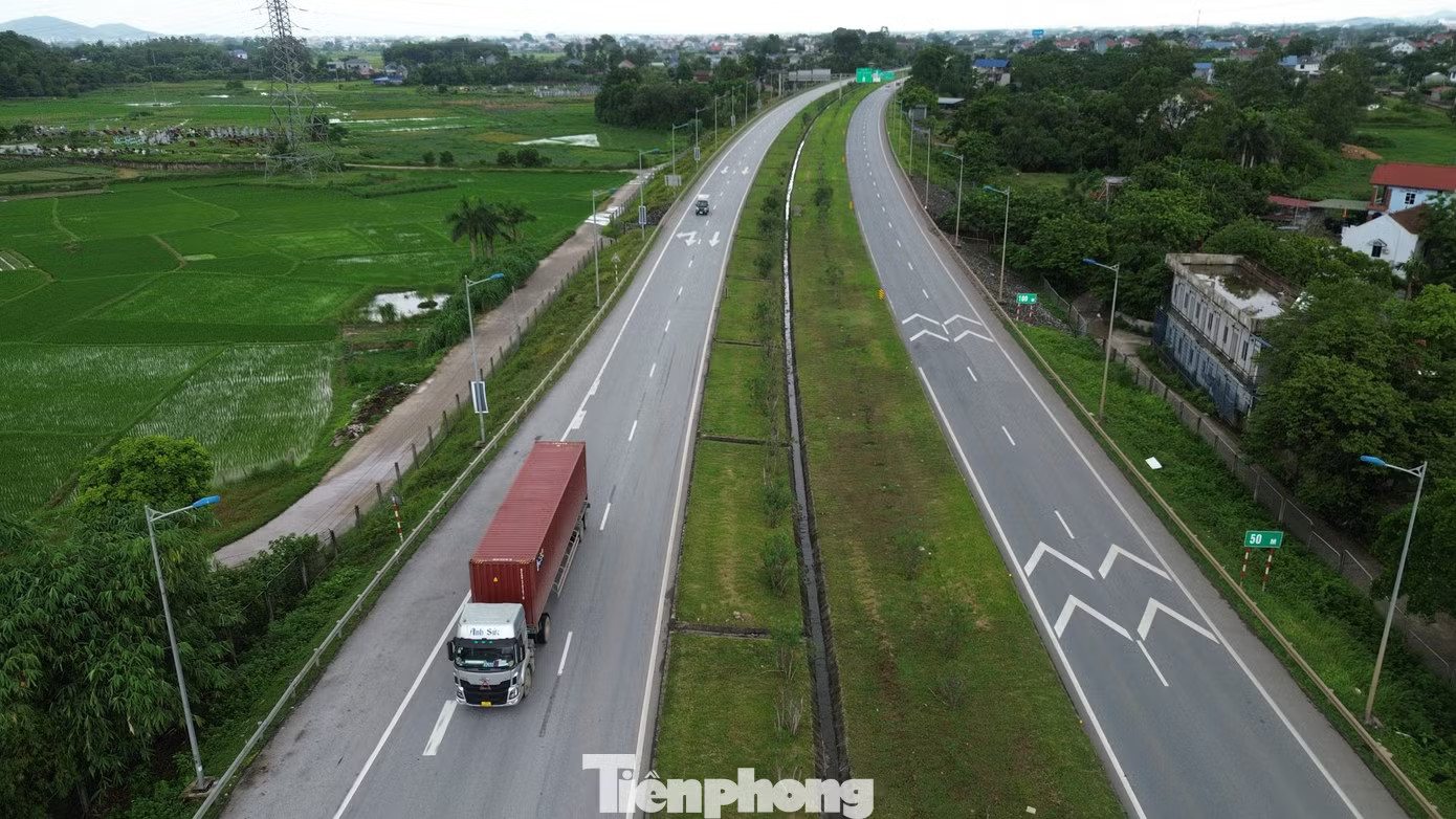 Các phương tiện di chuyển trên tuyến cao tốc Hà Nội - Thái Nguyên. Nghiên cứu đầu tư cao tốc Thái Nguyên - Lạng Sơn - Ảnh 2.