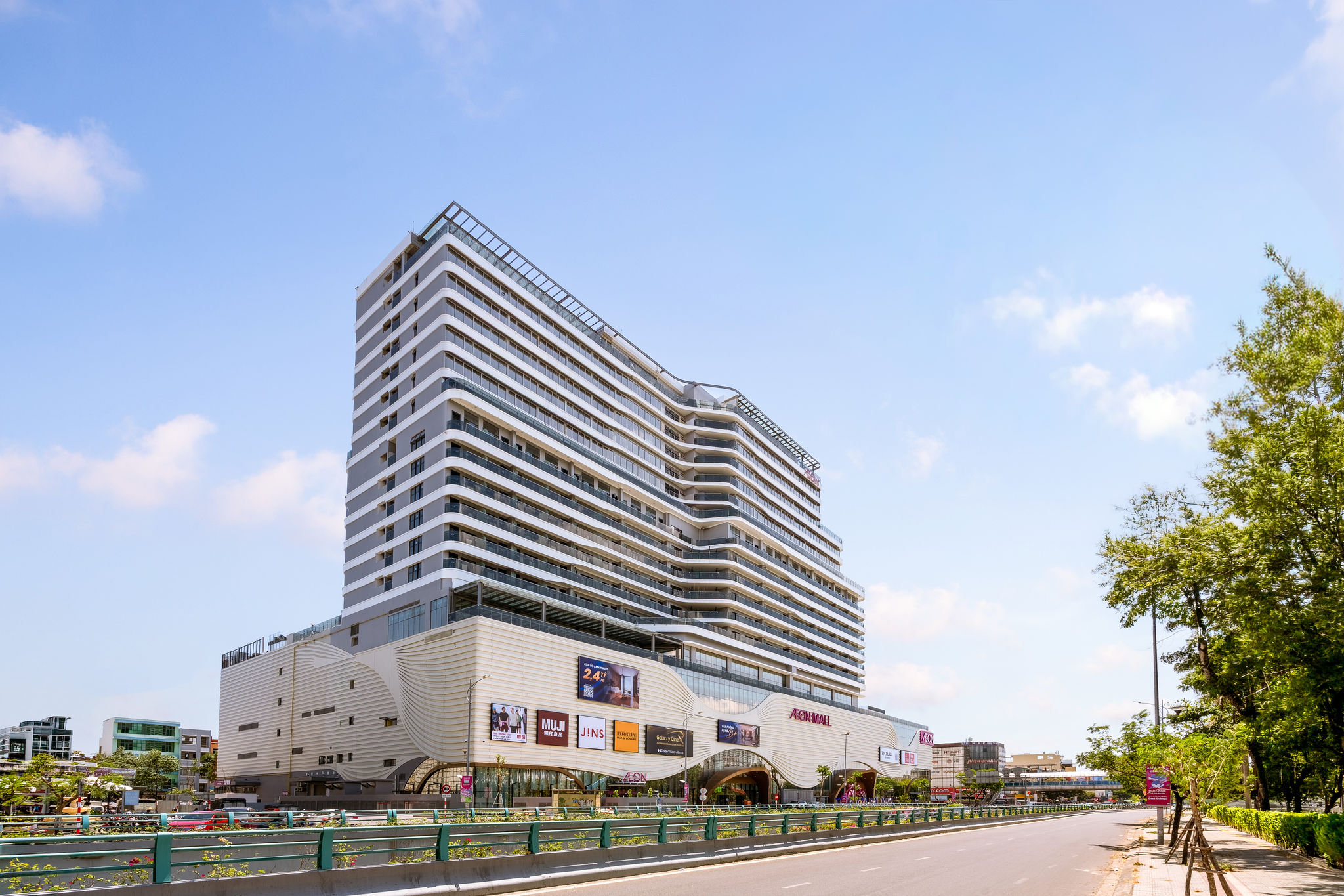 Chính thức khai trương TTTM Aeon Mall đầu tiên tại thành phố đáng sống nhất Việt Nam - Ảnh 2.