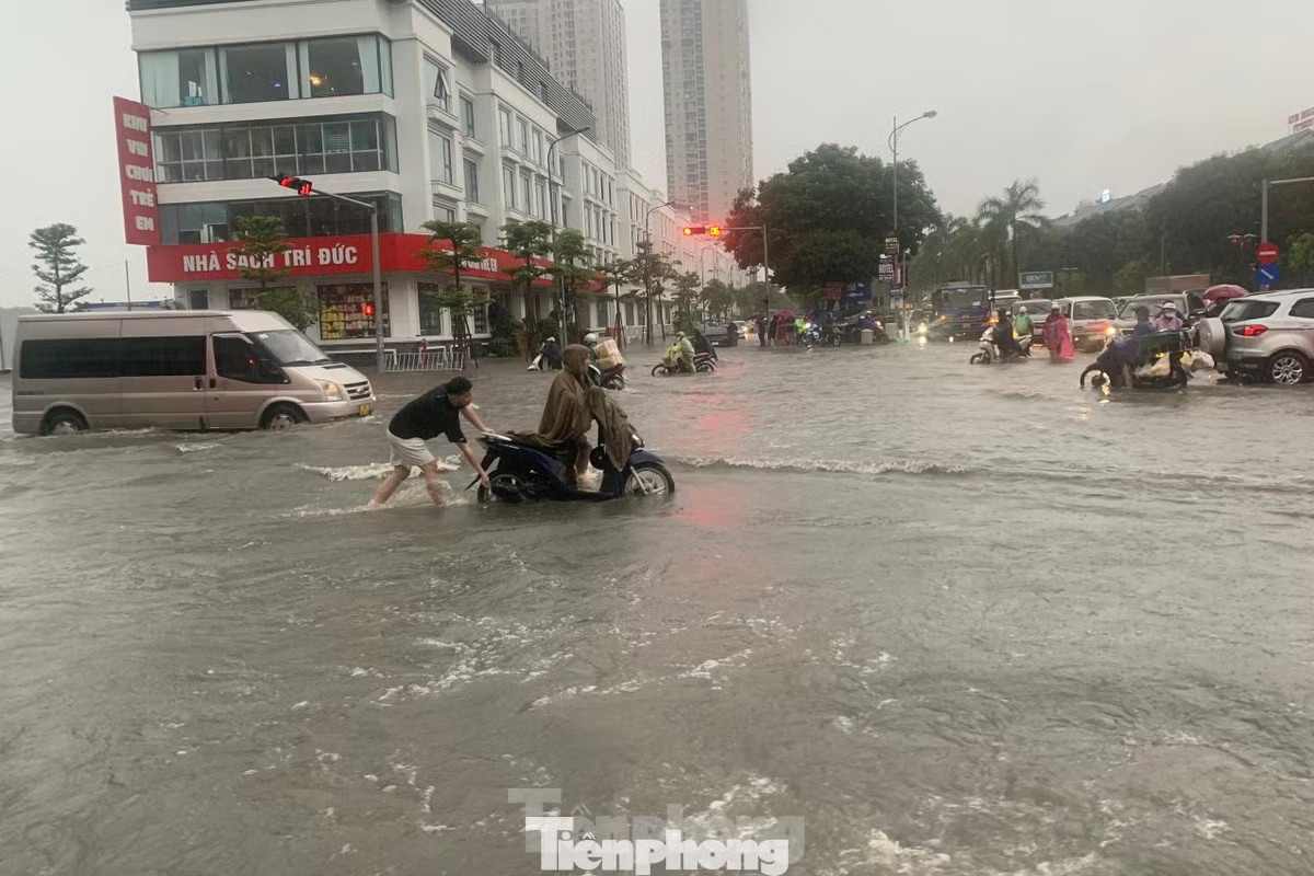 Bão số 1 có thể đổ bộ Quảng Ninh, nâng mức cảnh báo mưa lớn ở miền Bắc - Ảnh 2.