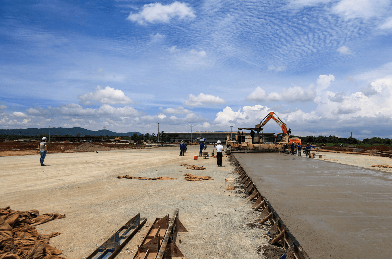 Chỉ hơn 1 tháng nữa, chính thức mở cửa sân bay quốc tế tại tỉnh rộng nhất Việt Nam- Ảnh 1.