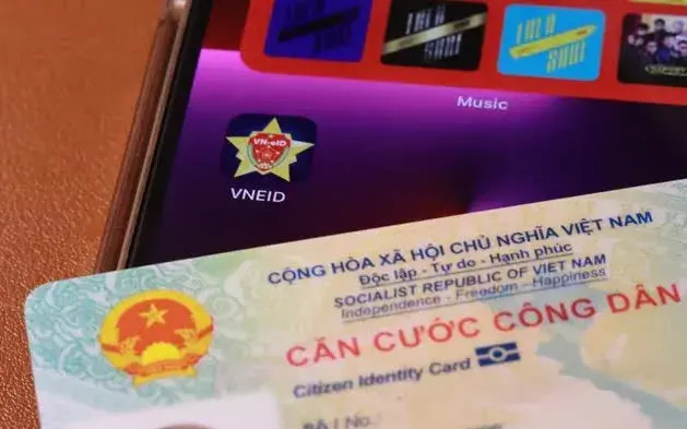 Từ 20/10, người dân có thể xuất trình tài khoản định danh điện tử thay CCCD gắn chip