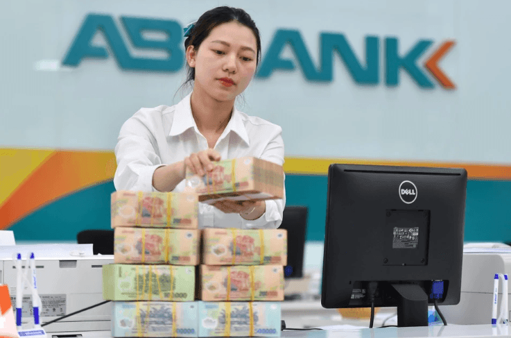 Hai cổ phiếu nhóm An Bình cùng bứt phá: 'Key' tăng vốn và niêm yết sàn HoSE trở thành động lực - Ảnh 2.