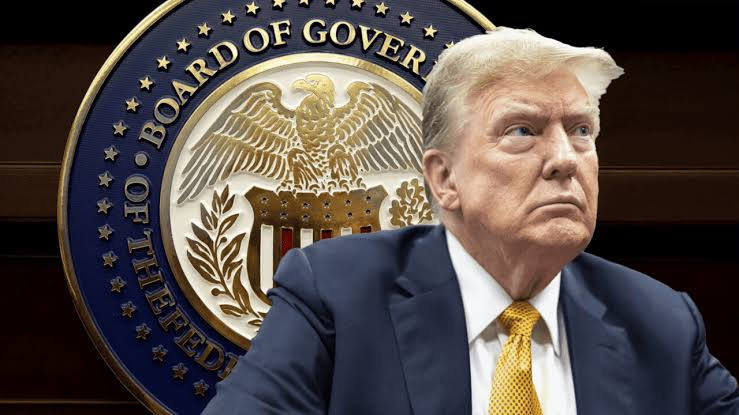 Ông Trump tăng tốc 'giáng đòn' lên Fed, nhiều lãnh đạo cấp cao 'ngồi trên đống lửa' - Ảnh 1.