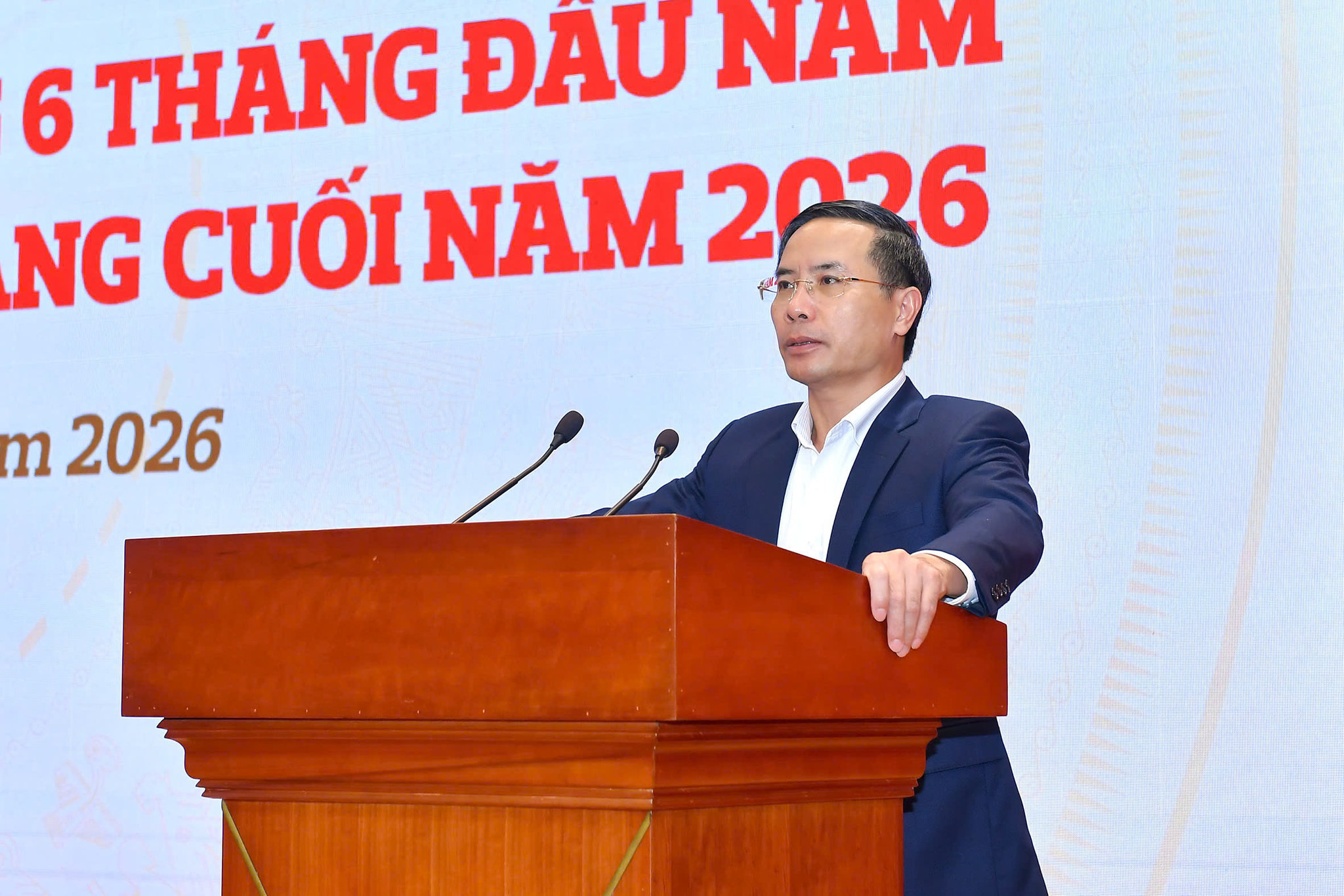 Thống đốc NHNN Phạm Đức Ấn chỉ đạo đẩy mạnh xử lý nợ xấu, tái cơ cấu ngân hàng yếu kém