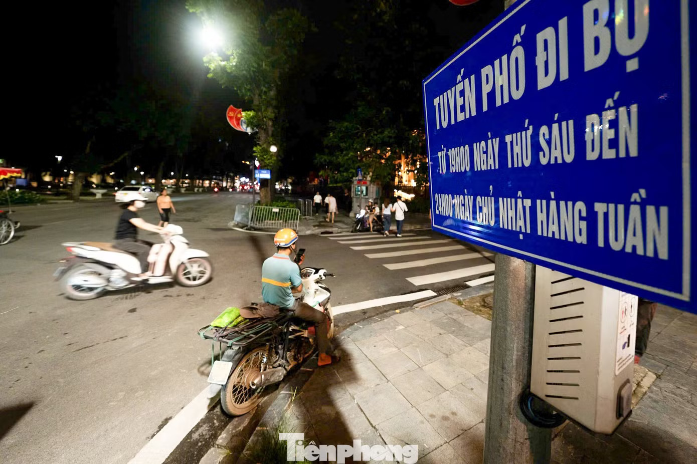 Ngày đầu vùng phát thải thấp Hà Nội: Tài xế đổi lộ trình, người dân dần thích ứng - Ảnh 5.