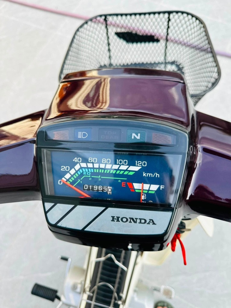 ODO chưa đầy 2000km