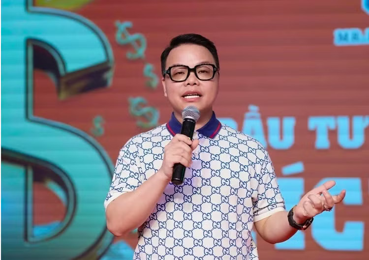 Bị can Lê Khắc Ngọ. Vợ cũ của Mr Hunter khai về nguồn gốc 143 miếng vàng bị cảnh sát thu giữ - Ảnh 2.