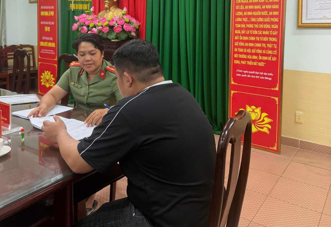 Phát hiện ông B. thực hiện giao dịch 100 tỷ đồng trong 1 năm, công an lập tức mời lên làm việc - Ảnh 1.