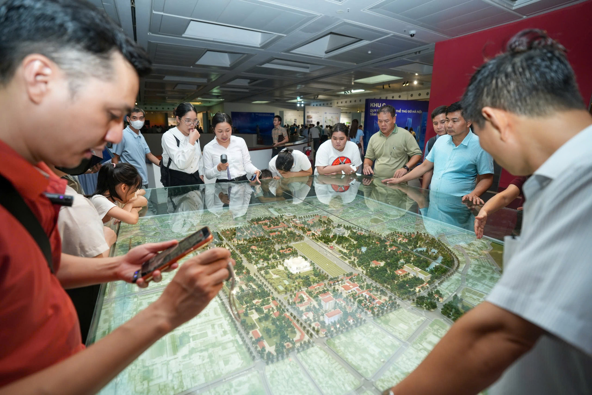 'Cú hích' 1,3 triệu tỷ làm 5 tuyến metro và tầm nhìn Quy hoạch Hà Nội 100 năm: Liệu giá nhà có bớt đắt đỏ trong tương lai? - Ảnh 6.
